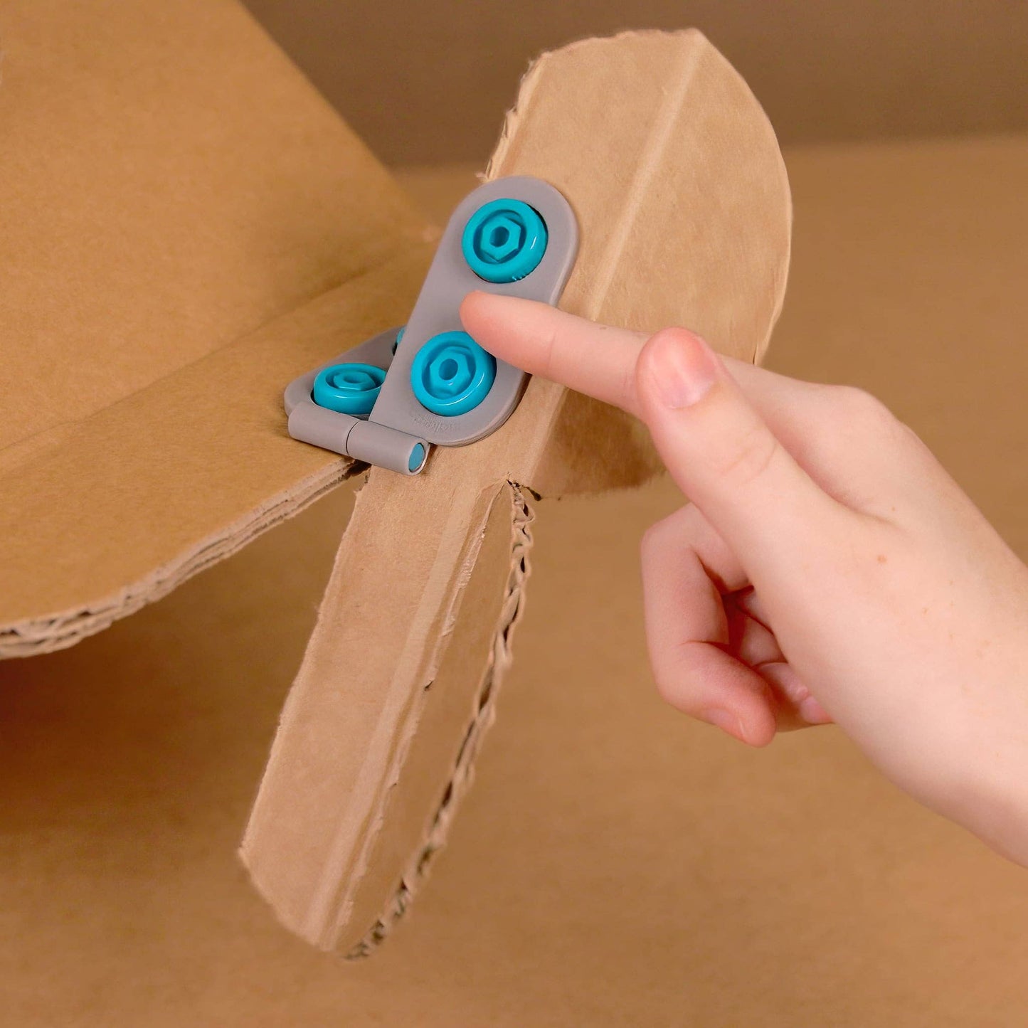 Spin-Hinge | Makedo Cardboard Construction Tool