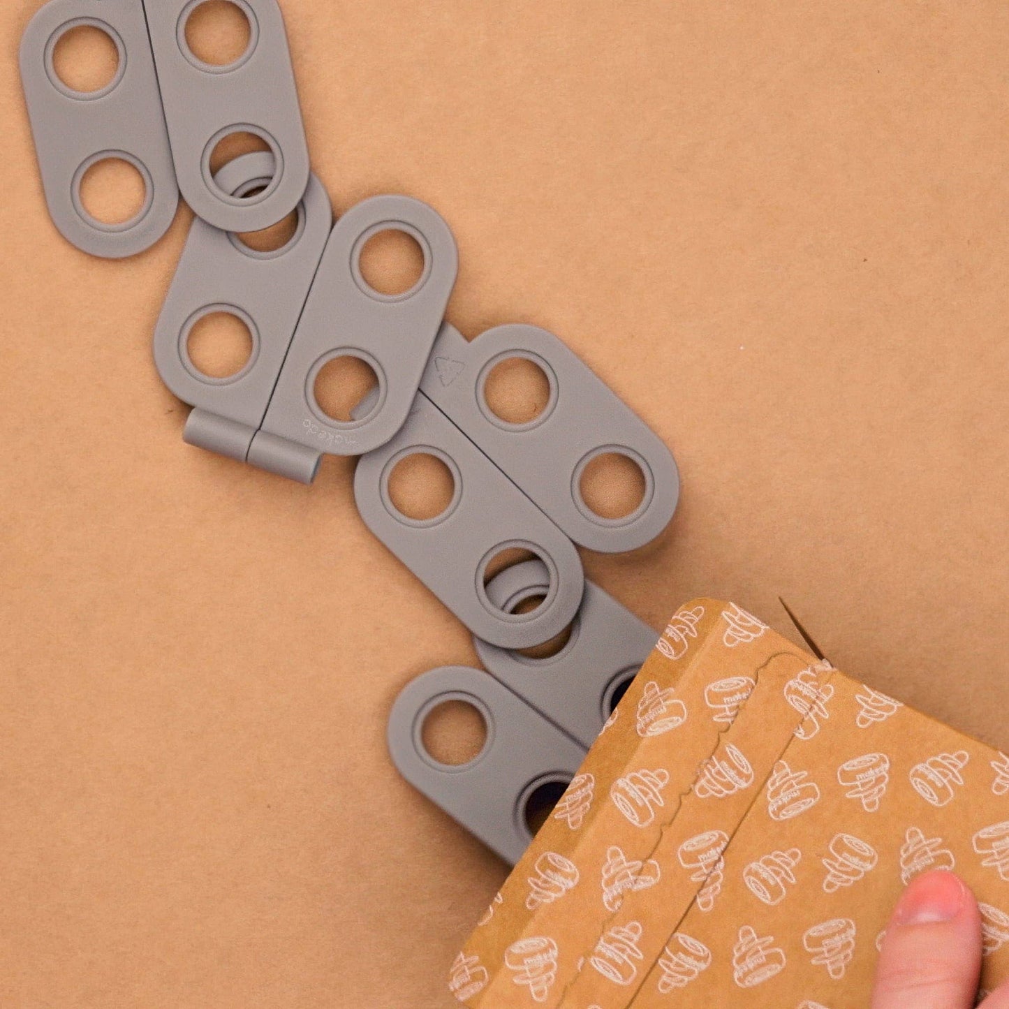 Spin-Hinge | Makedo Cardboard Construction Tool
