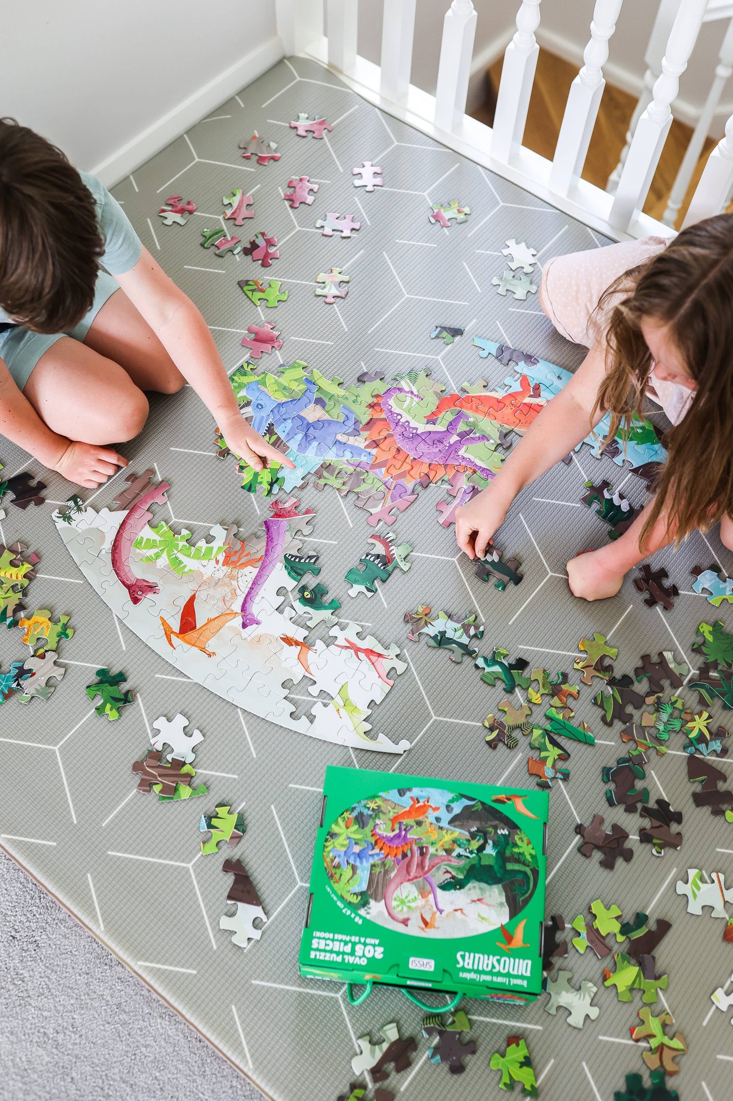 Puzzle and Book Set - Dinosaurs, 205 pcs